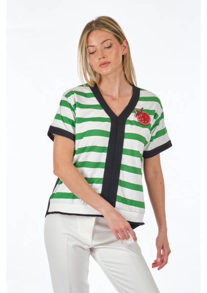 Oversize V Yaka Çizgili Kadın T-Shirt - Minimalist Stil modelleri