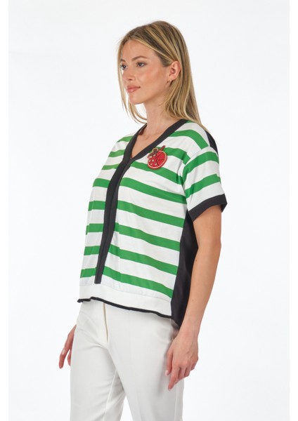 Oversize V Yaka Çizgili Kadın T-Shirt - Minimalist Stil indirimleri