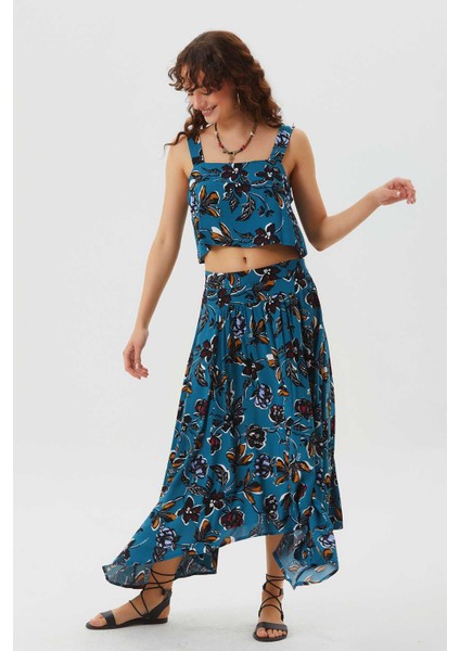 Kare Yaka Kalın Askılı Crop Bluz fiyatları