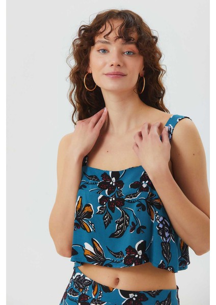 Kare Yaka Kalın Askılı Crop Bluz indirimleri