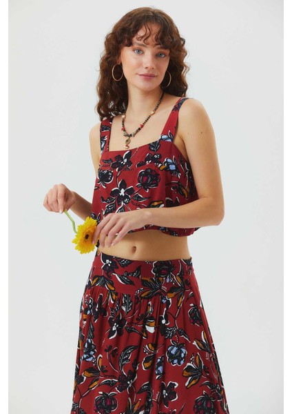 Kare Yaka Kalın Askılı Crop Bluz indirimleri