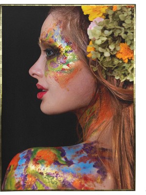 SHOP365 Çiçekler ve Renkli Makyajıyla Güzel Kız Moda Güzellik Poster P-000479