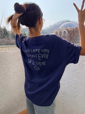 Trendseninle Kadın Love Love Love Baskılı Oversize T-Shirt