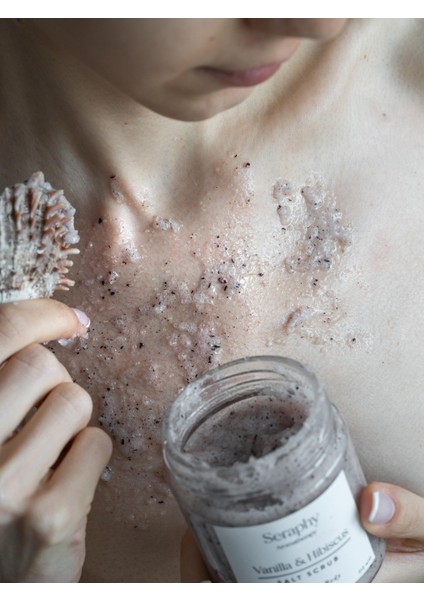 Nemlendirici - Batık & Çilek Bacak Onarıcı- Vücut peeling Body Scrub - Vanilla & Hibiscus - 210ML -% 100 Pure fırsatları