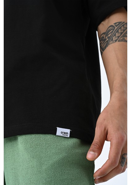 Basic Erkek Bisiklet Yaka Oversize Kalıp Kısa Kollu T-Shirt fırsatları