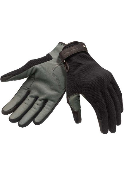 Guantı Eden Kadın Yazlık Eldiven