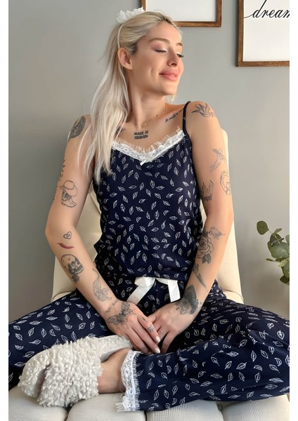 Lacivert Yaprak Dantelli Ip Askılı Örme Kadın Pijama Takımı