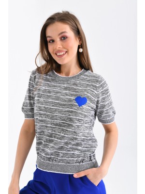 Parkkaron Gri Çizgili Saks Rengi Kalp Detaylı Kadın Triko