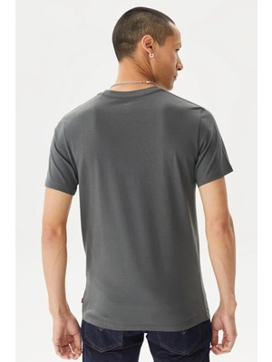 Levi's Baskılı Bisiklet Yaka % 100 Pamuk Regular Fit T Shirt Erkek T Shirt A2823