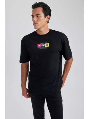 DeFacto Comfort Fit Bisiklet Yaka Baskılı Kısa Kollu Tişört A6896AX23SM