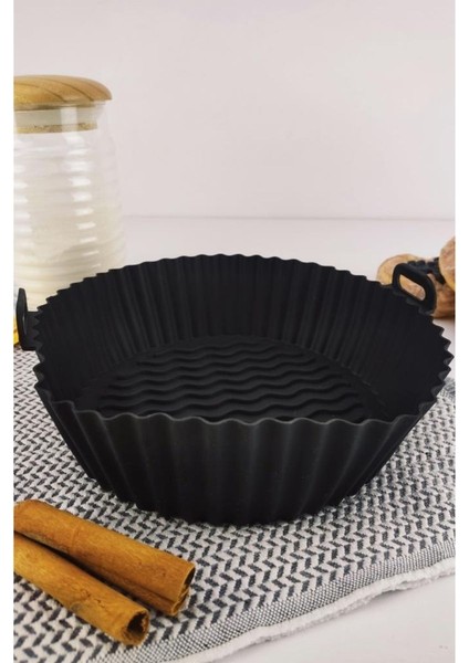 Yanmaz Yapışmaz Silikon Kulplu Airfryer Kalıbı 22 Cm Siyah – Thn75822