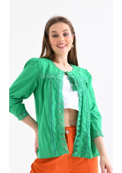 Yeşil Renk Önden Bağlama Detaylı Bluz fiyatları