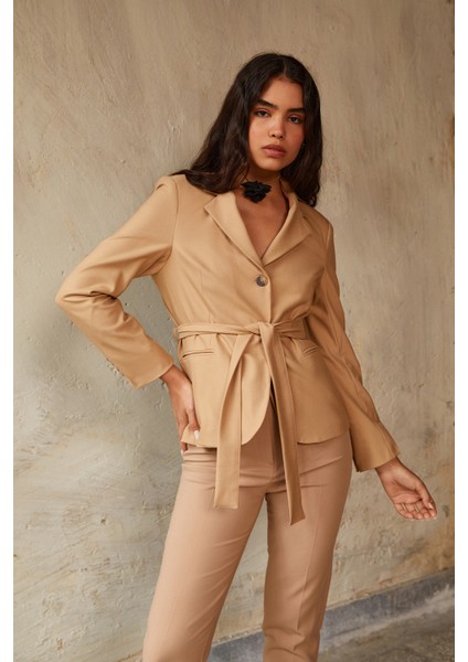 Kadın Camel Kuşak Detaylı Blazer Ceket