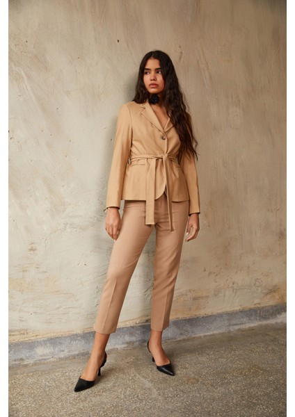 Kadın Camel Kuşak Detaylı Blazer Ceket