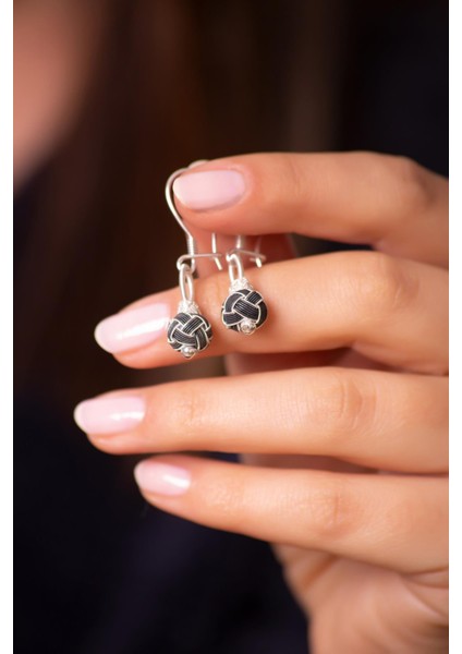 Tek Top Kazaziye El Örmesi İki Renk Küpe 225 fiyatları