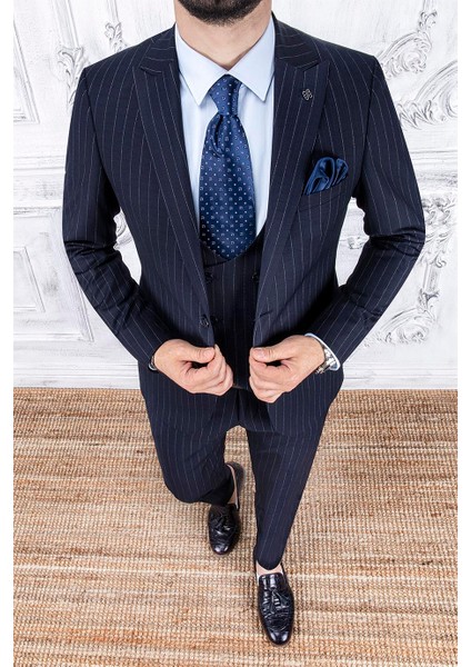 Erkek Slim Fit Sivri Yaka Lacivert Yelekli Takım Elbise modelleri