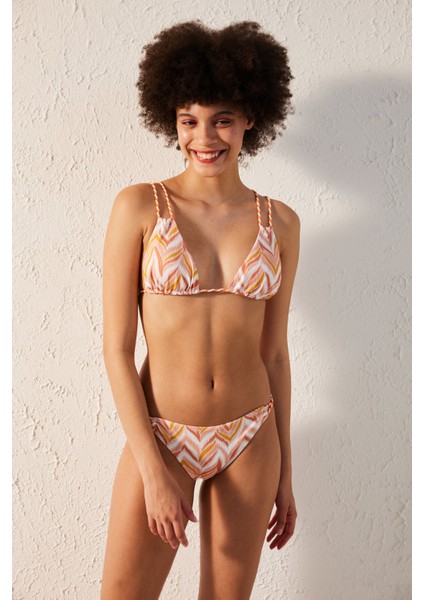 Nora Üçgen Fit Bikini Üstü