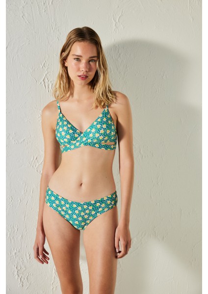 Mandy Pencere Detaylı Bikini Üstü