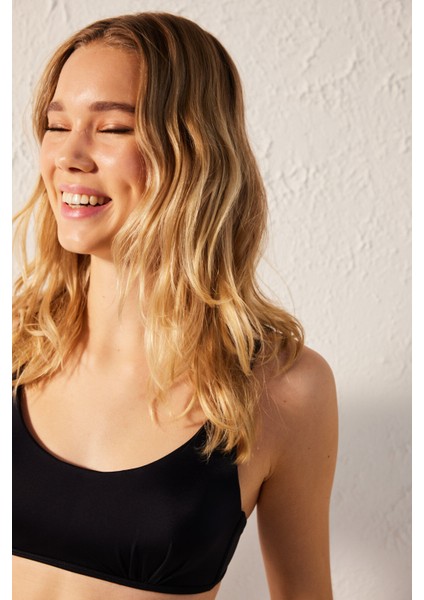 Basic Siyah Bikini Üstü