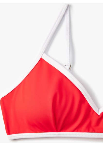 Üçgen Bikini Üstü Biye Detaylı Kaplı