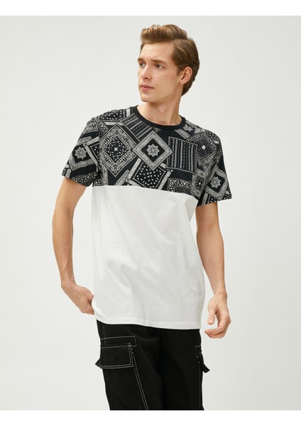 Şal Baskılı Tişört Dar Kesim Bisiklet Yaka Pamuklu Bloklu