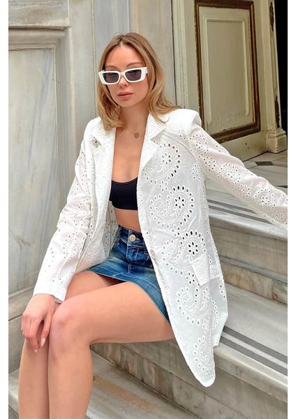 Beyaz Fisto Işlemeli Blazer Kadın Ceket modelleri
