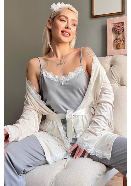 Krem Gri Yıldız Desenli Bambu Sabahlıklı Kadın Pijama Seti
