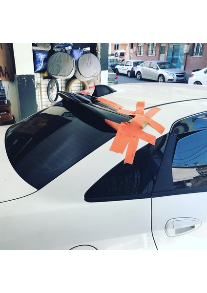 Fiat Linea Cam Üstü Spoiler (Plastik)