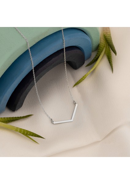 Köşeli Şerit Şeklinde 925 Ayar Kadın Gümüş Kolye