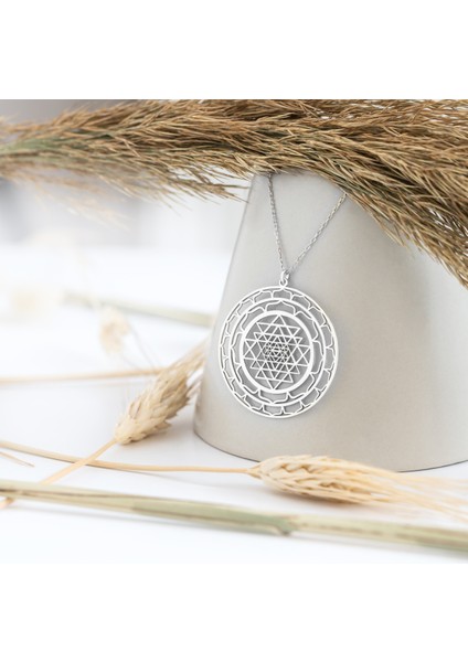 Dkmn Silver Yuvarlak Spiral Sri Yantra Sembol Gümüş Kolye