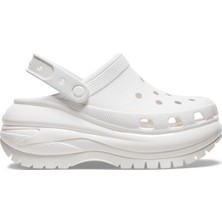Crocs Classic Kadınlar İçin Mega Terlik 207988-100 Beyaz Renk Düz Topuk Hafif Malzeme ile Konfor Sağlar