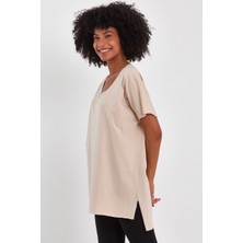 Amazing Crash Kadın V Yaka Yırtmaçlı Oversize Basic Tişört