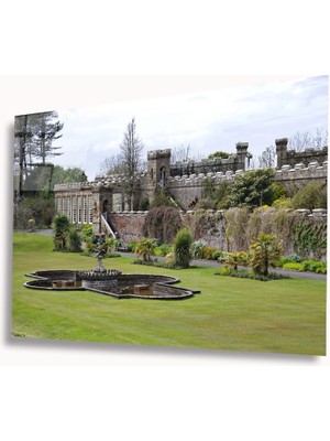 Eliza Home  Havuzlu Bahçe Cam Tablo