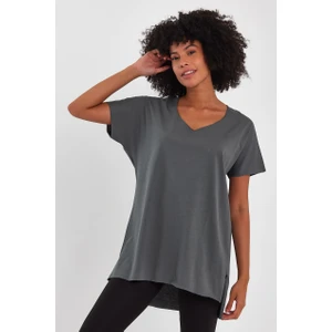 Amazing Crash Kadın V Yaka Yırtmaçlı Oversize Basic Tişört
