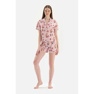 Açık Pembe Gömlek Yaka Tropikal Desenli Şortlu Örme Pijama Takımı