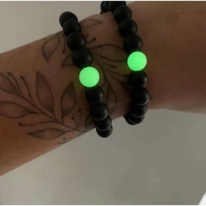 The Collection Karanlıkta Parlayan 2 Adet Tek Kedigözü ve Oniks Doğaltaş Arkadaşlık Bilekliği