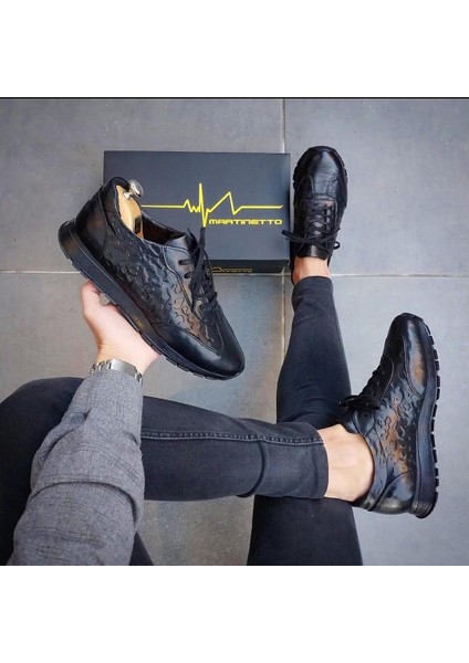 Hakiki Deri Siyah Erkek Ayakkabı Düz Tabanlı Günlük Kullanıma Uygun Şık Tasarım
