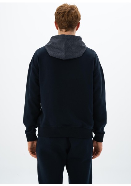 Erkek Regular Fit Kanguru Cepli Sweatshirt K26254925701
