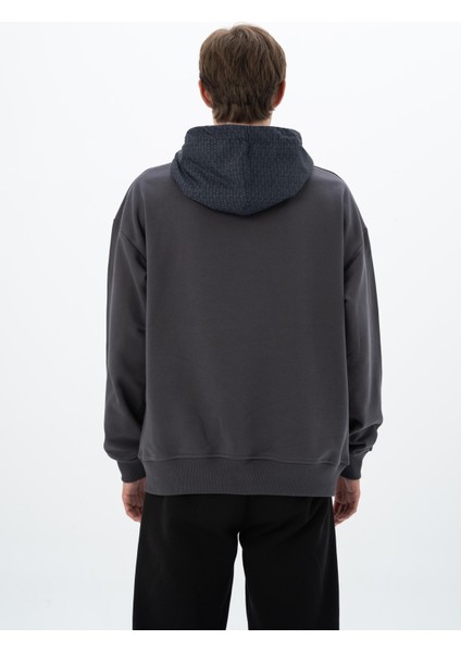 Erkek Regular Fit Kanguru Cepli Sweatshirt K26254925701