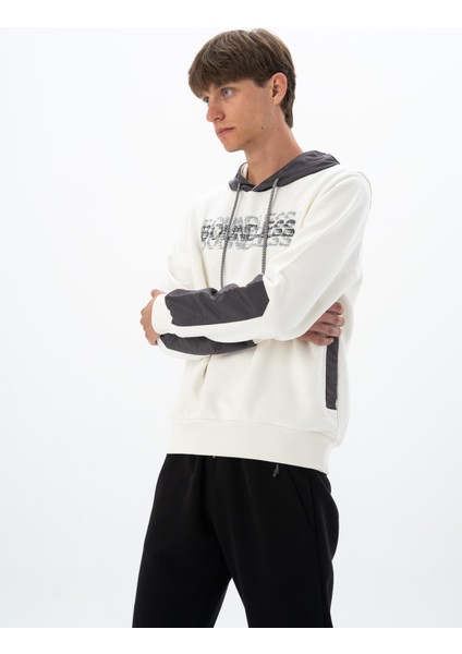 Erkek Regular Fit Kanguru Cepli Sweatshirt K26254926101