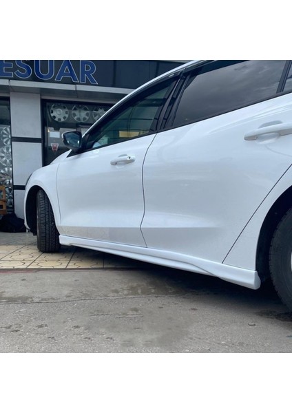 Ford Focus 4 Sedan Marşpiyel (Plastik)