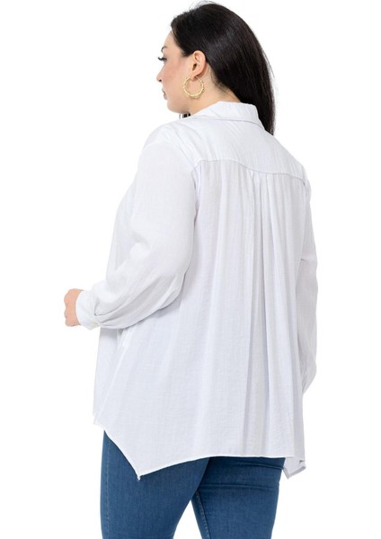 Büyük Beden Göğüs Detaylı Kol Ağzı ve Sırtı Pileli Beyaz Gömlek modelleri