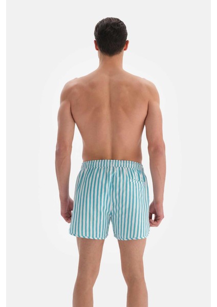 Yeşil-Beyaz Çizgili Mini Şort modelleri