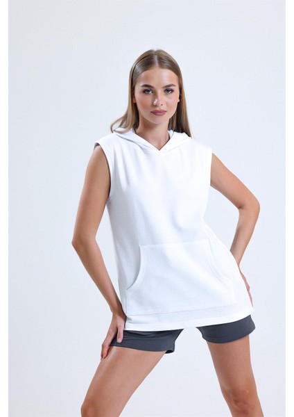Beyaz Kolsuz Kapüşonlu Sporcu Atlet Tişört fırsatları