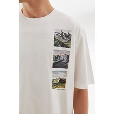 Nalu Alpine Peaks Baskılı Oversize Erkek T-Shirt Beyaz