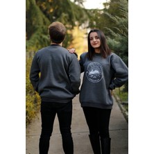 ZY Khan Zykhan Unisex Antrasit Adventure Club Baskılı Bisiklet Yaka Şardonlu 3 Iplik Pamuklu Sweatshirt