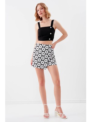 Vitrin Çiçek Desenli Önü Düğmeli Şort Etek