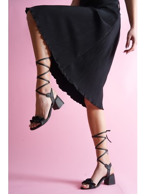 Divolya Juli Siyah Bileğe Bağlamalı Kısa Topuklu Günlük Kullanım Ayakkabı