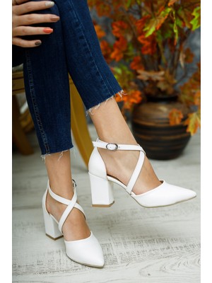 Divolya Carmen Çapraz Bantlı Topuklu Ayakkabı