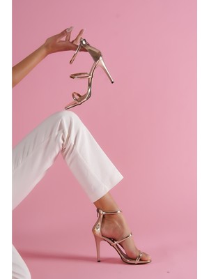 Divolya Toryo Gold Üç Bantlı Topuklu Ayakkabı